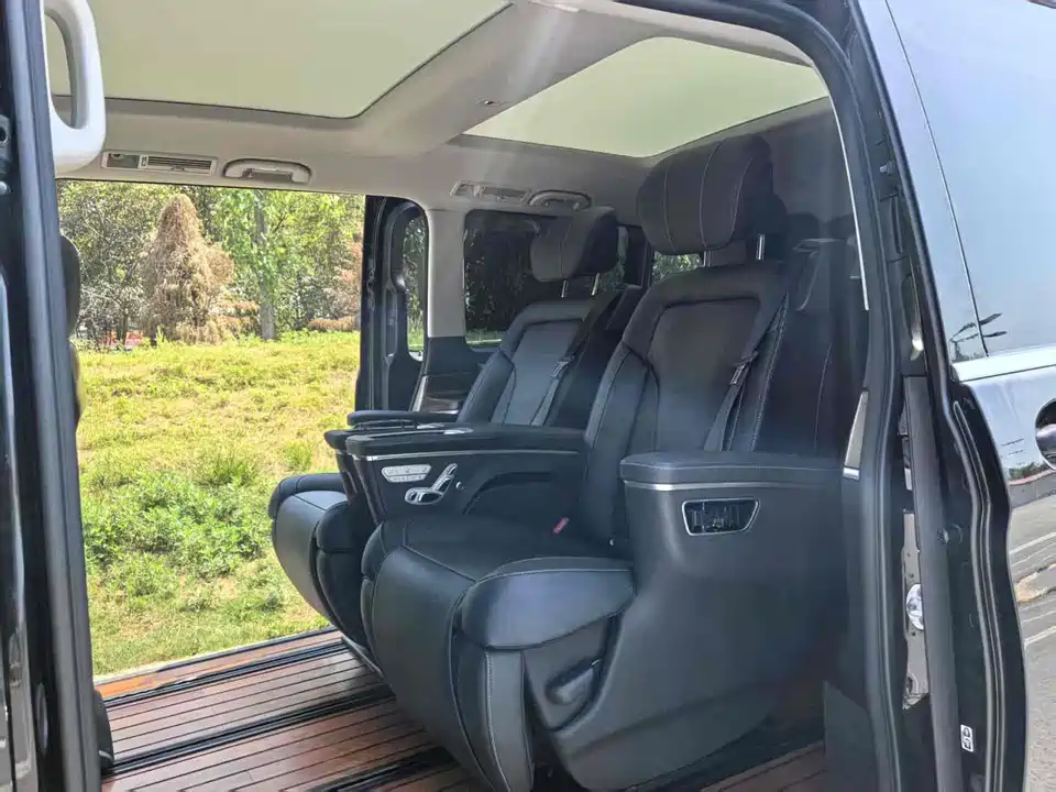 Mercedes-Benz V-class