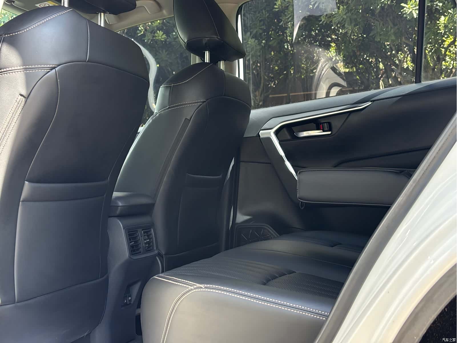 Toyota RAV4, 2021 15