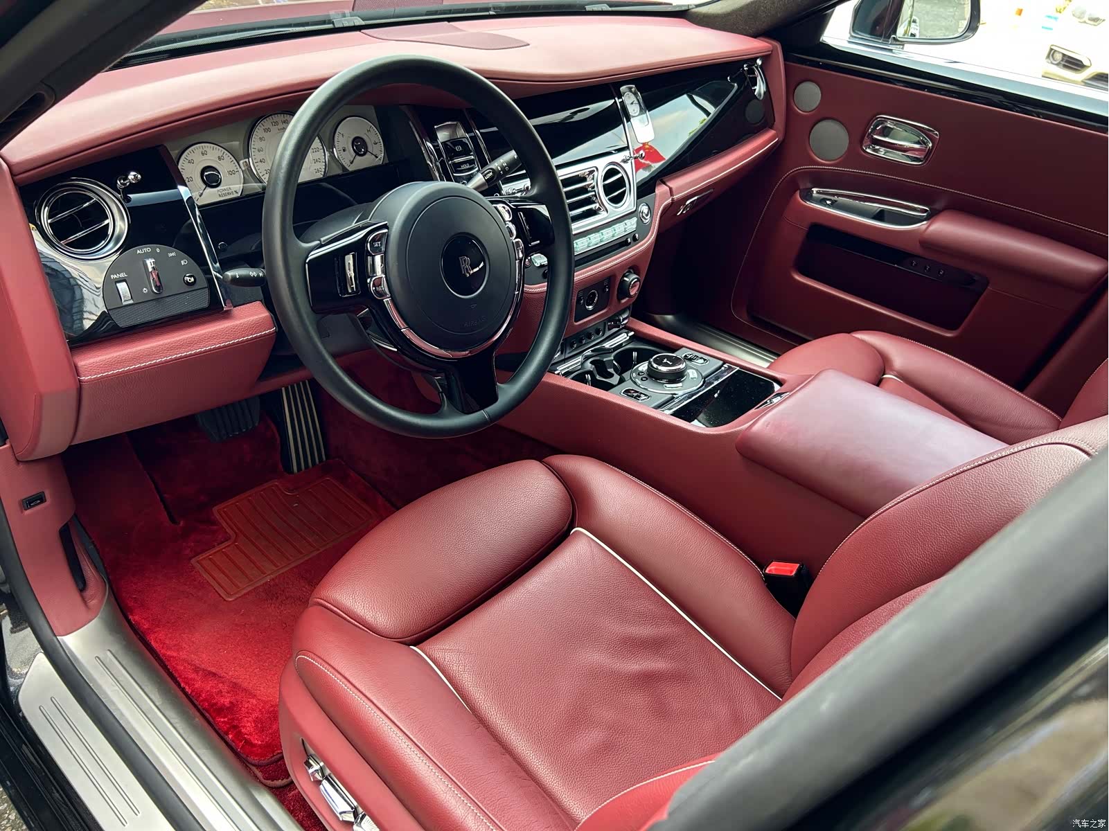 Rolls-Royce Ghost, 2018 24