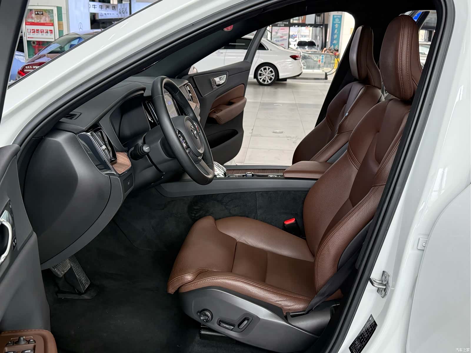 Volvo XC60, 2022 8