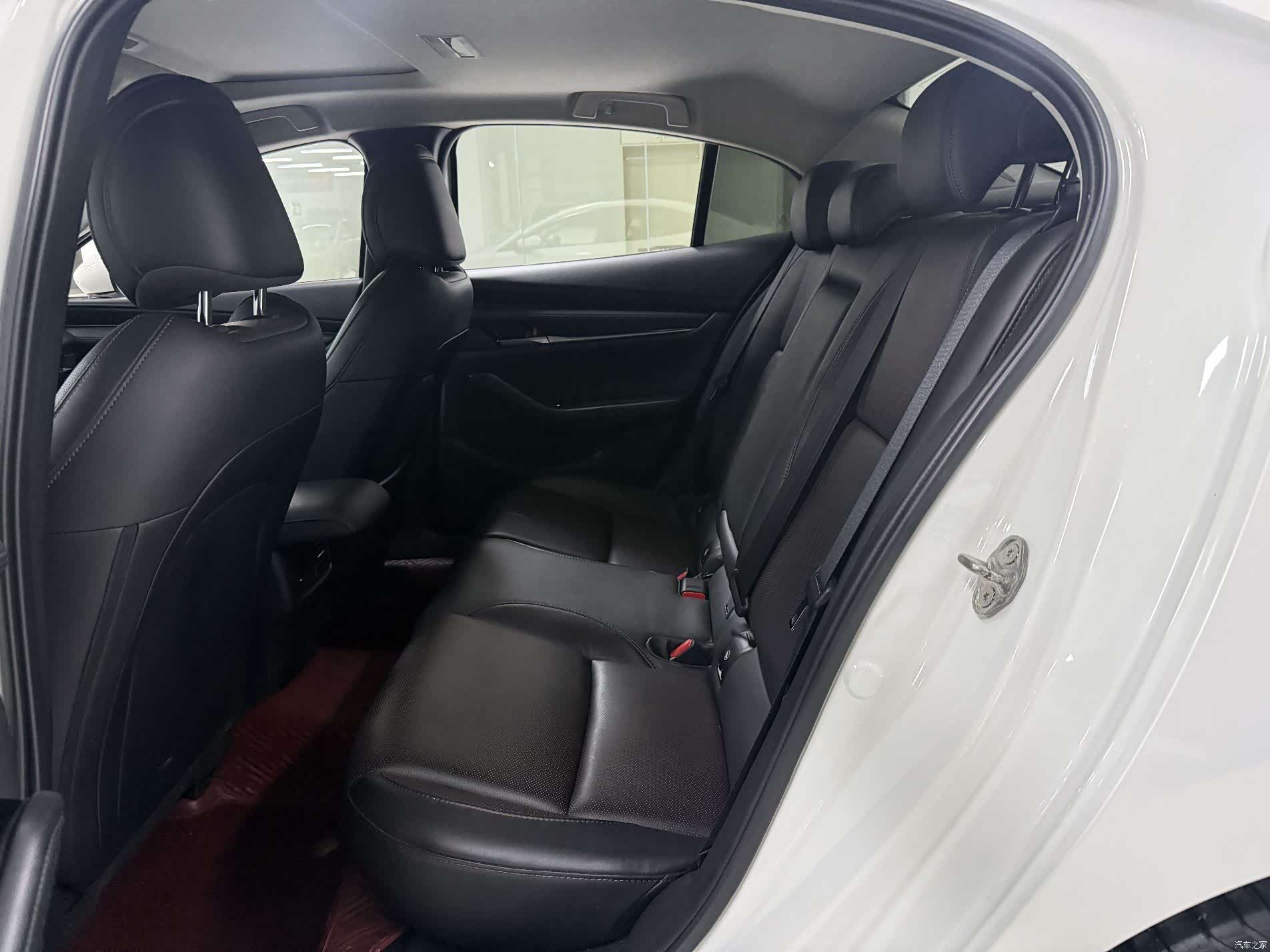 Mazda Mazda3, 2021 13