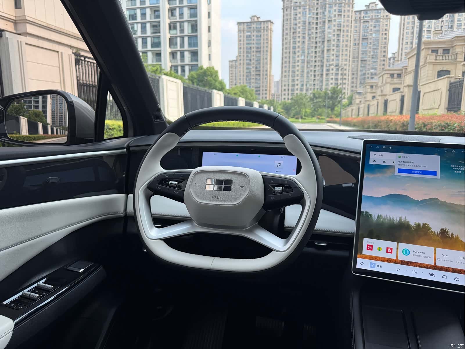 Geely Galaxy L7, 2024 13