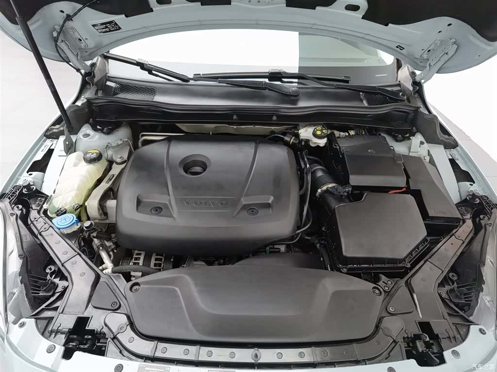 Volvo V40, 2018 6