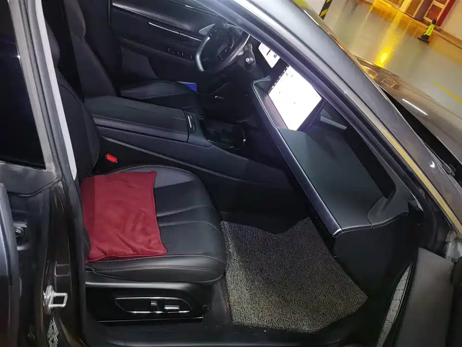 XPENG P7