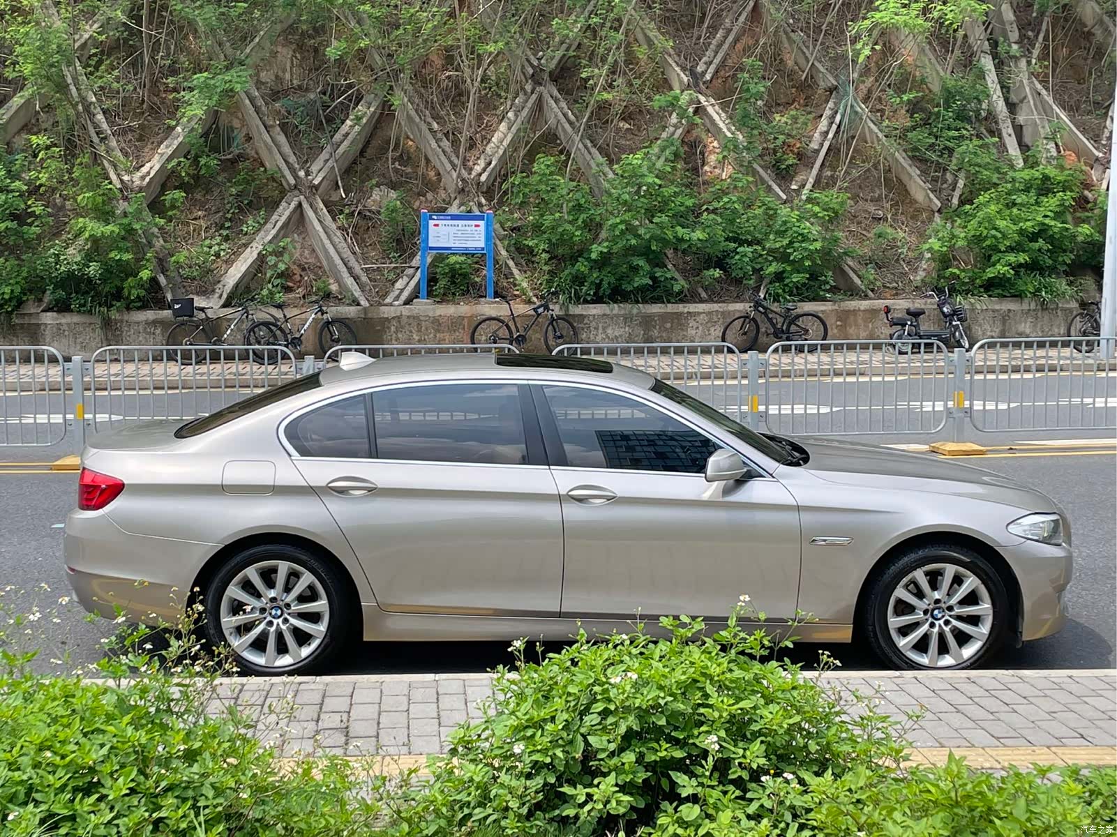 BMW 5 Series, 2013 19