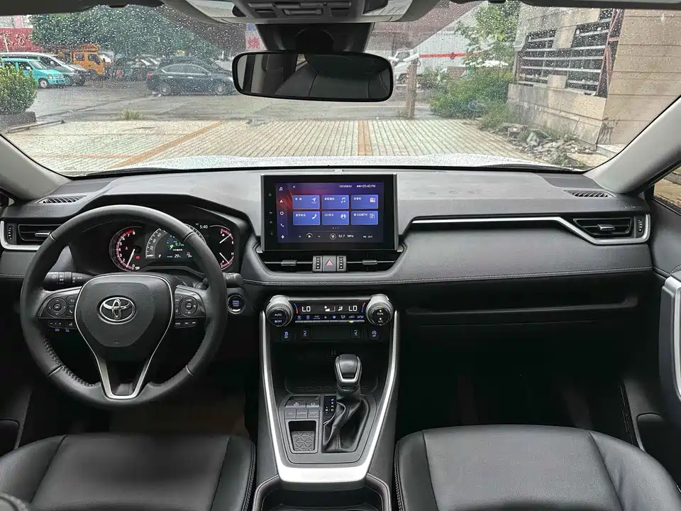 Toyota RAV4 Rongfang