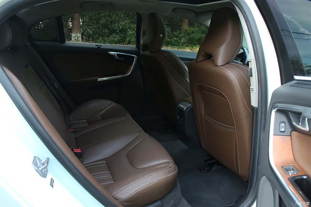 Volvo S60, 2015 11