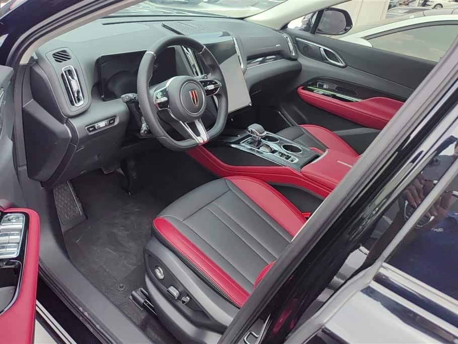 Hongqi HS3
