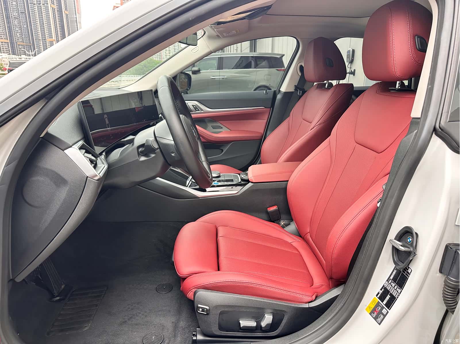 BMW i4, 2025 10
