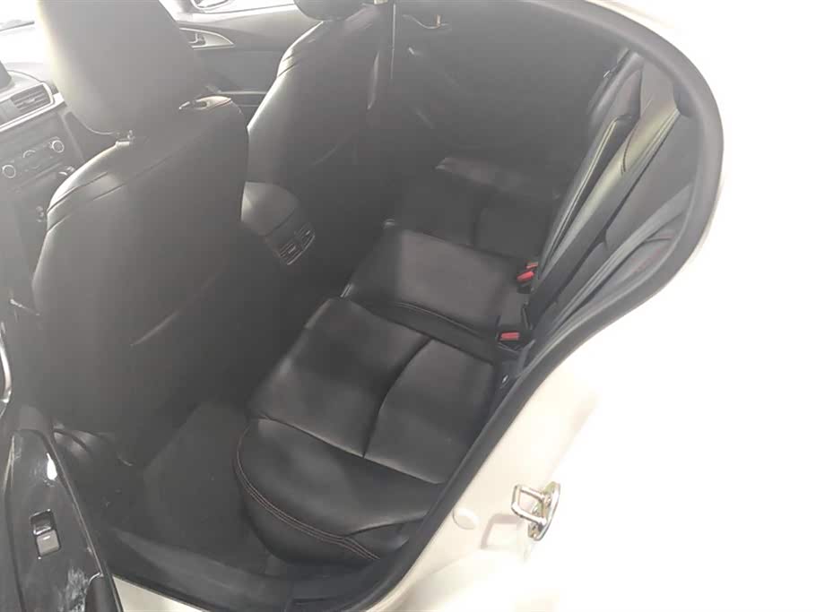 Mazda 3 Angkesaila