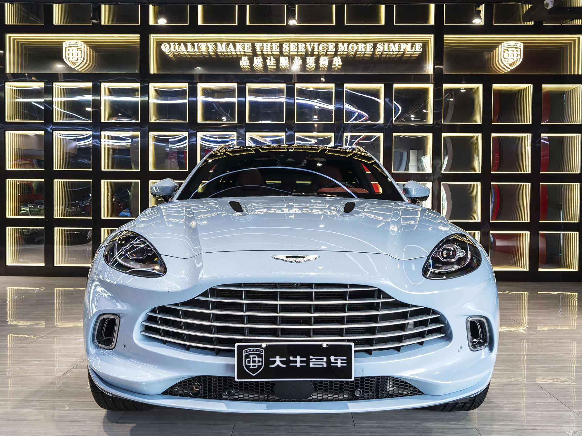 Aston Martin DBX, 2022 2