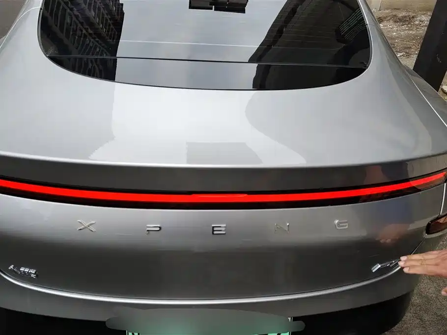 XPENG P7