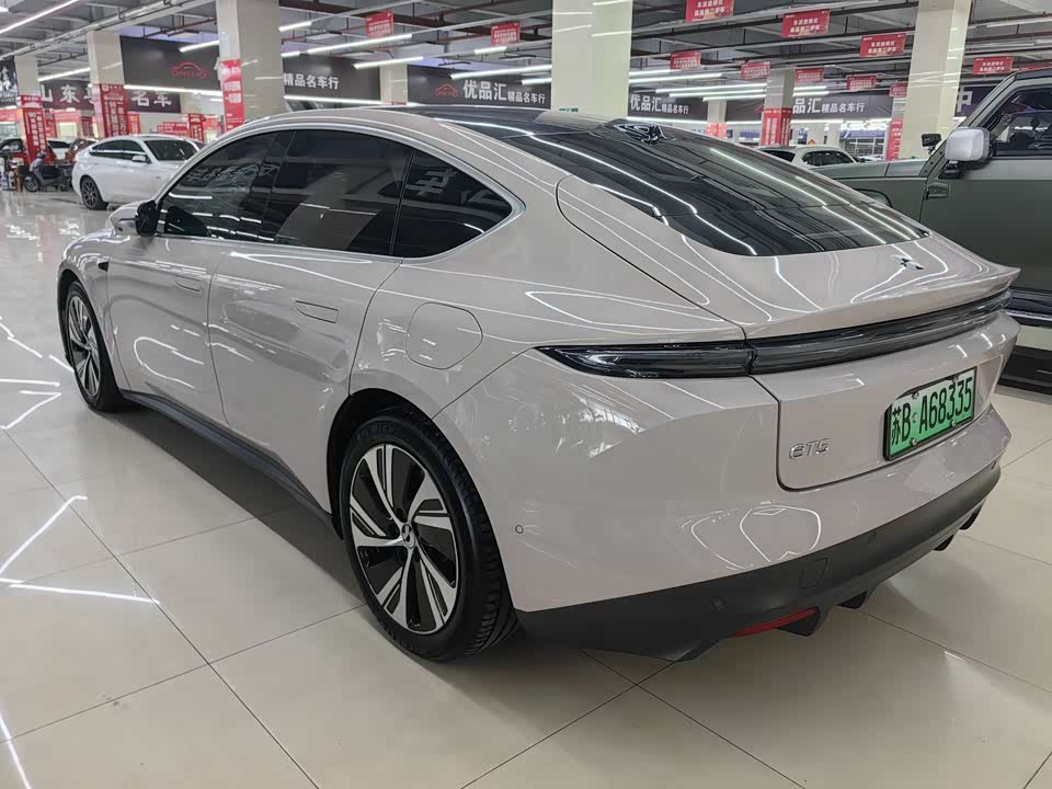 NIO ET5