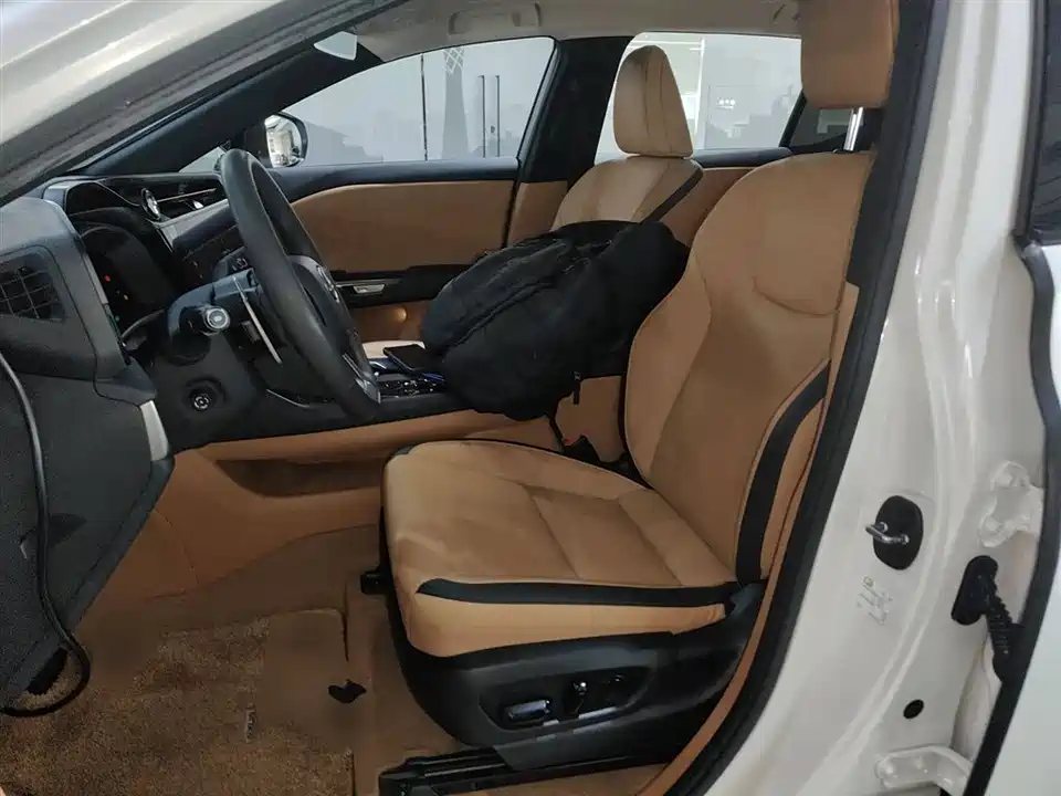 Lexus RZ