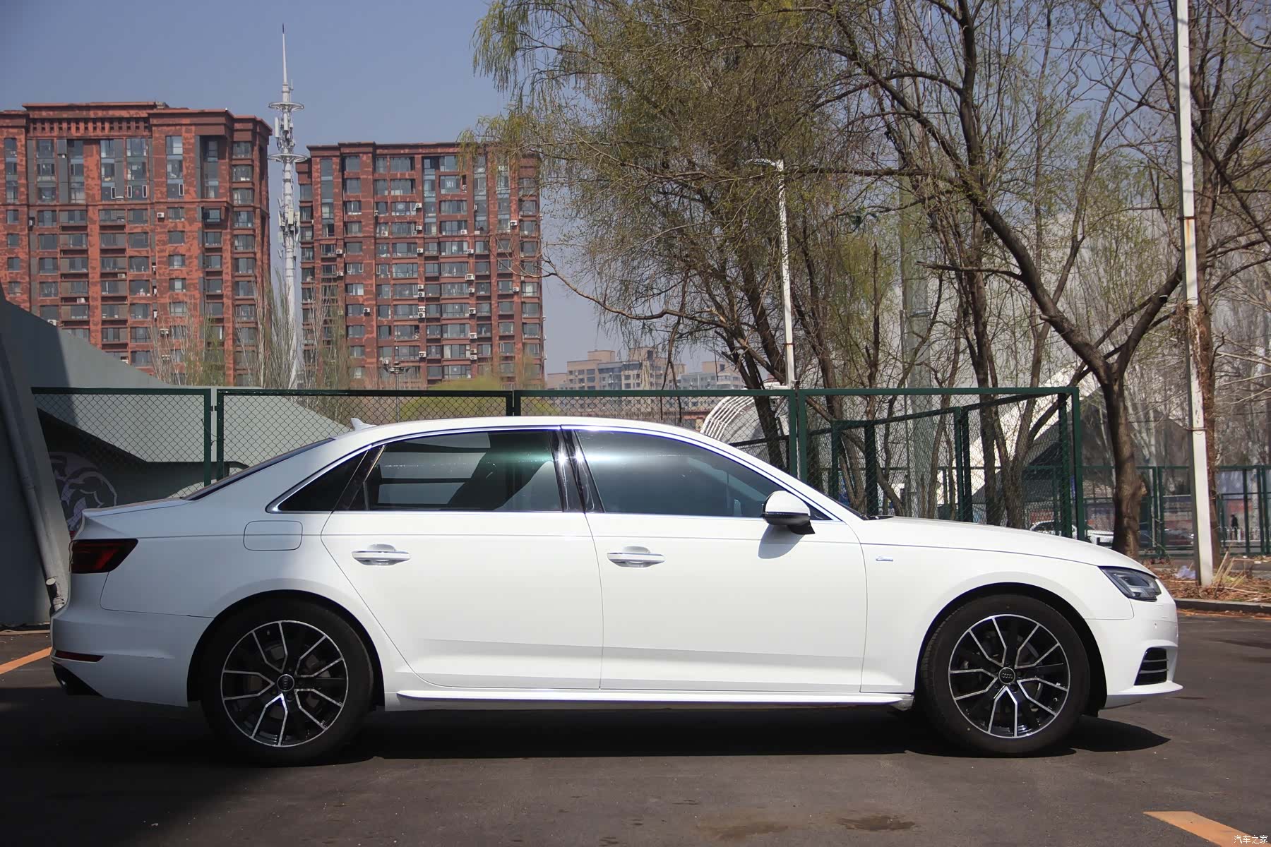 Audi A4L, 2017 13