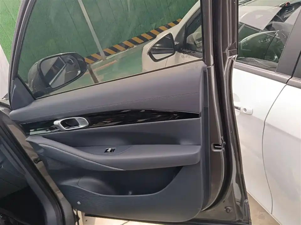 Geely Galaxy Galaxy E5