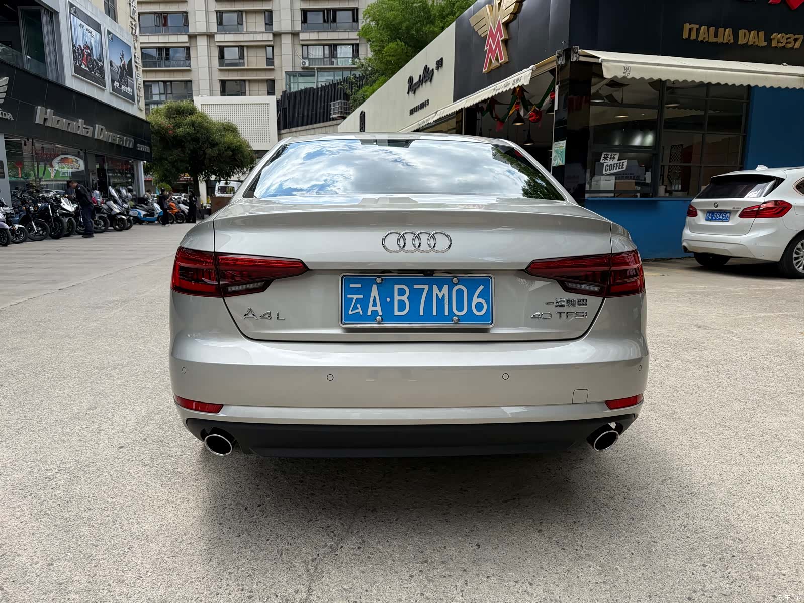 Audi A4L, 2016 4
