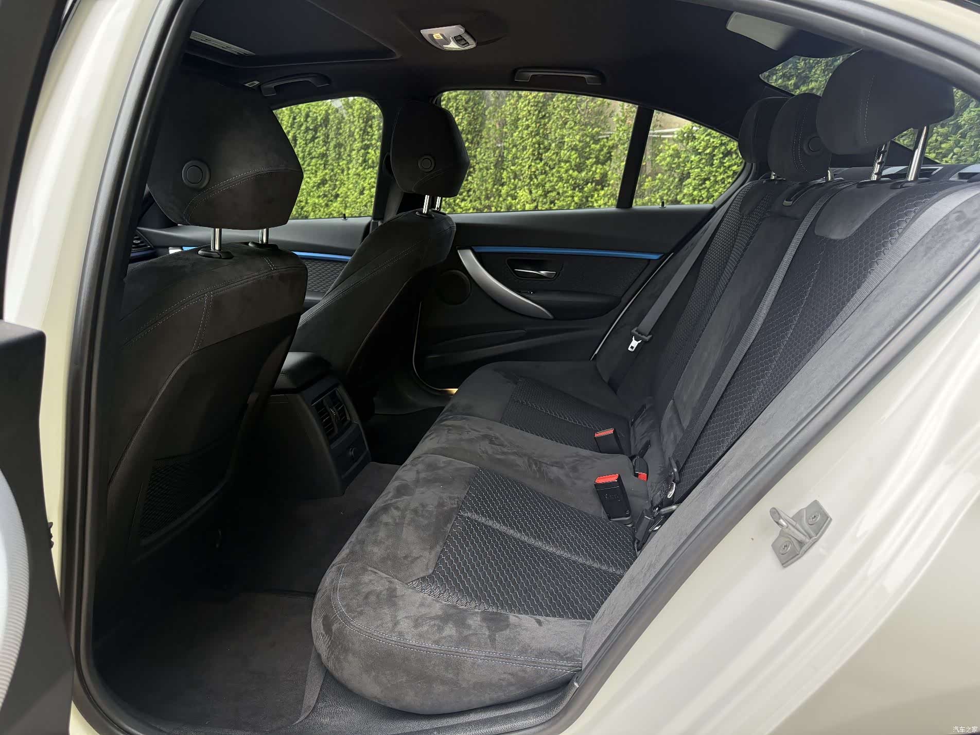 BMW 3 Series, 2018 все фото