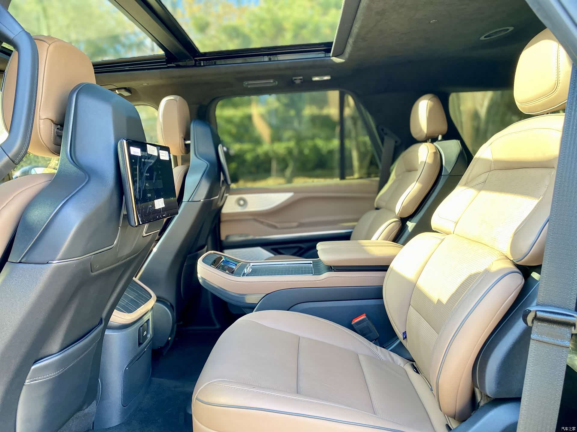 Lincoln Navigator, 2025 17