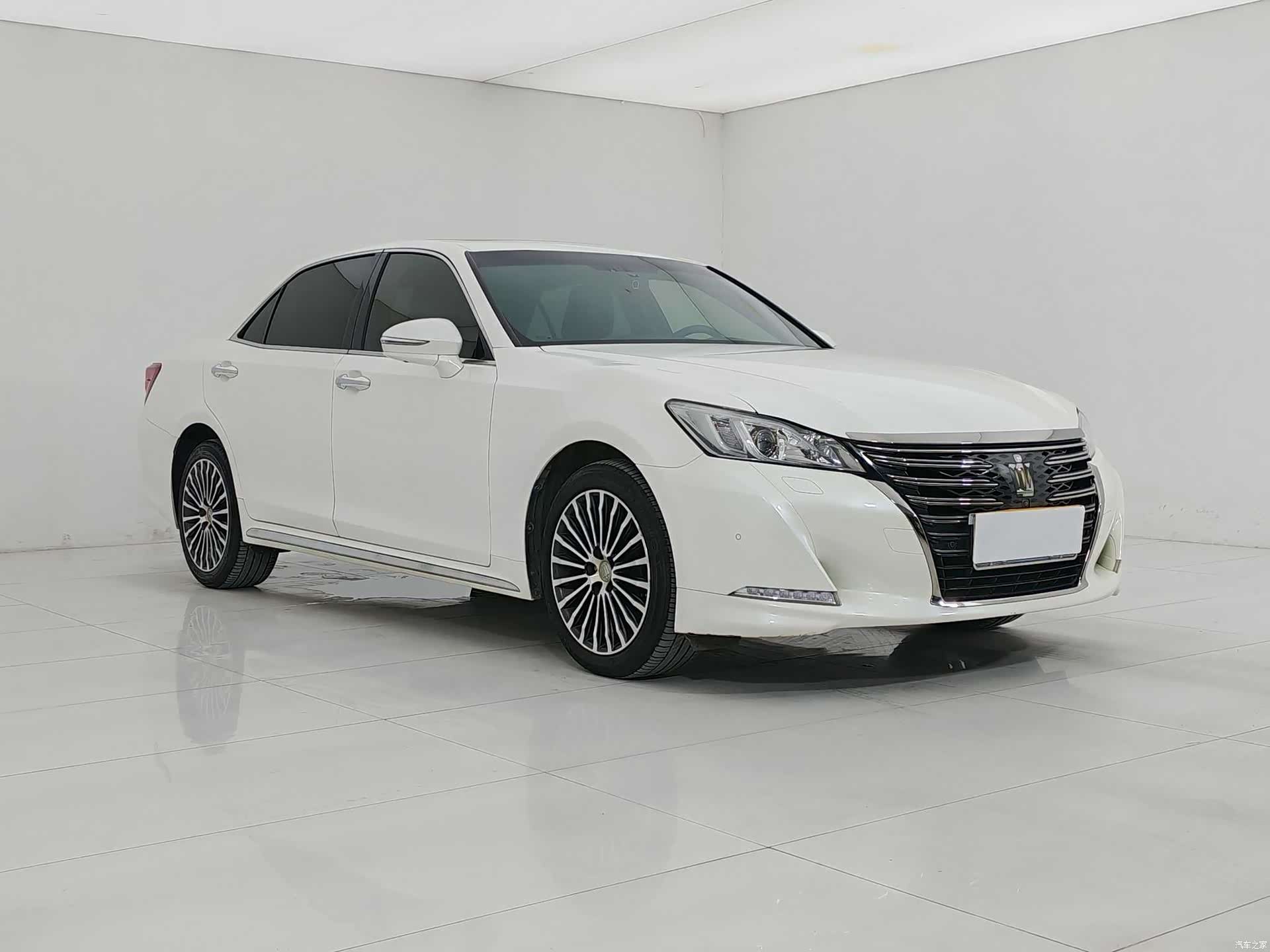 Toyota Crown, 2018 2