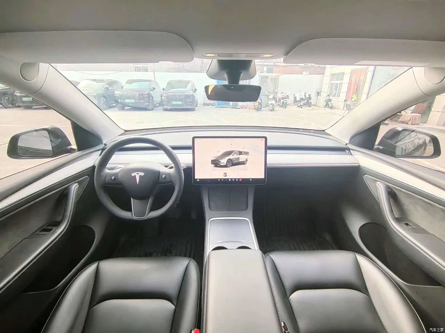 Tesla Model Y, 2024 4