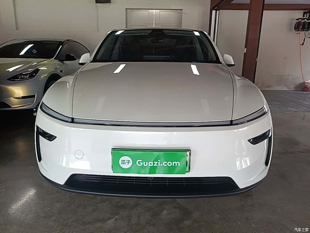 Tesla Model Y, 2025 3