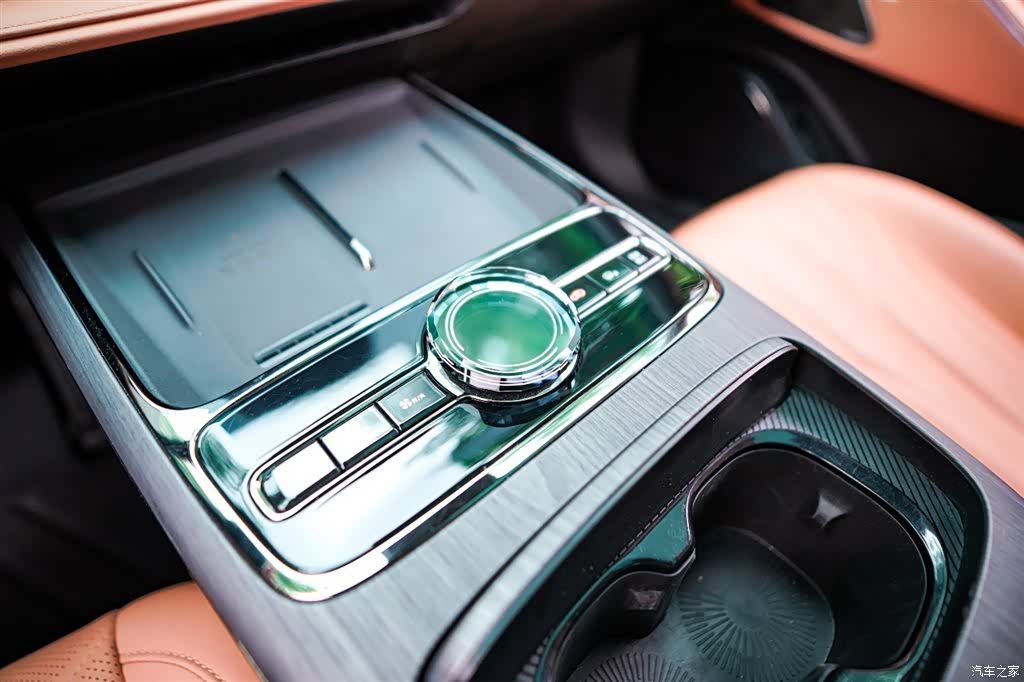 Geely 8, 2025 14
