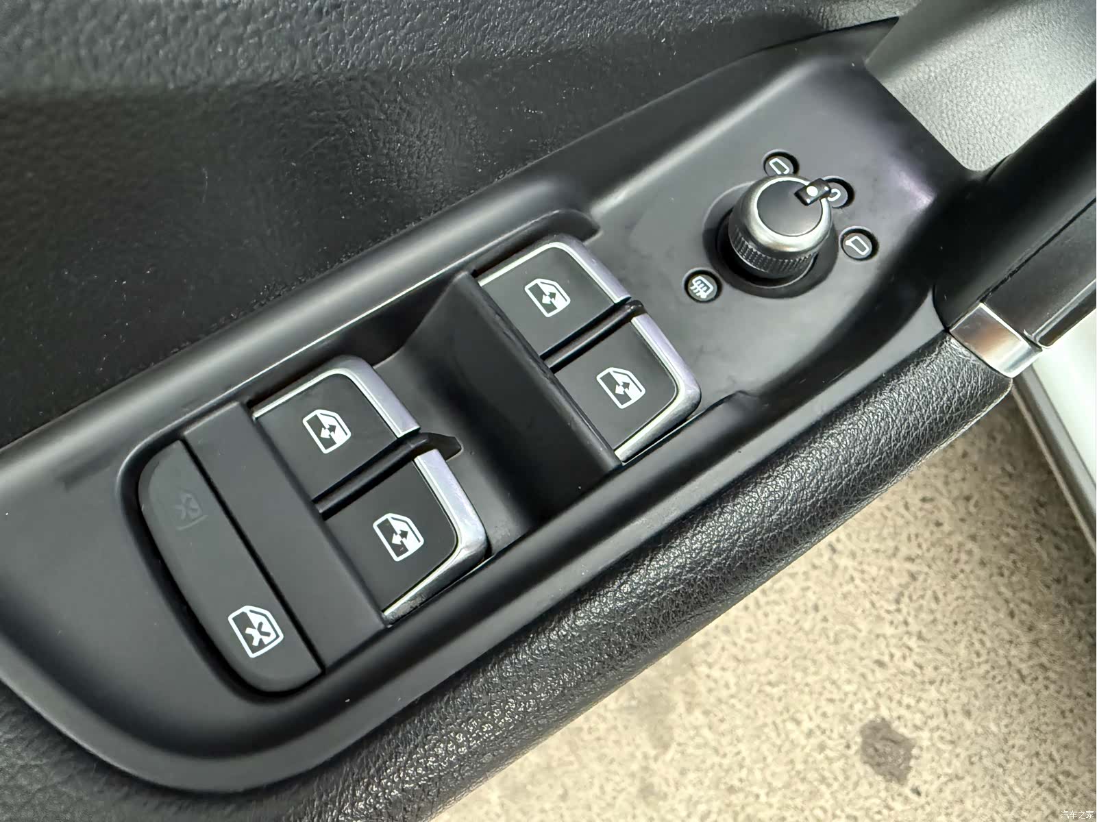 Audi Q2L, 2018 14