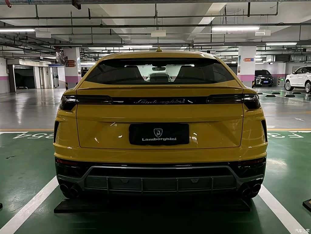 Lamborghini Urus, 2019 все фото