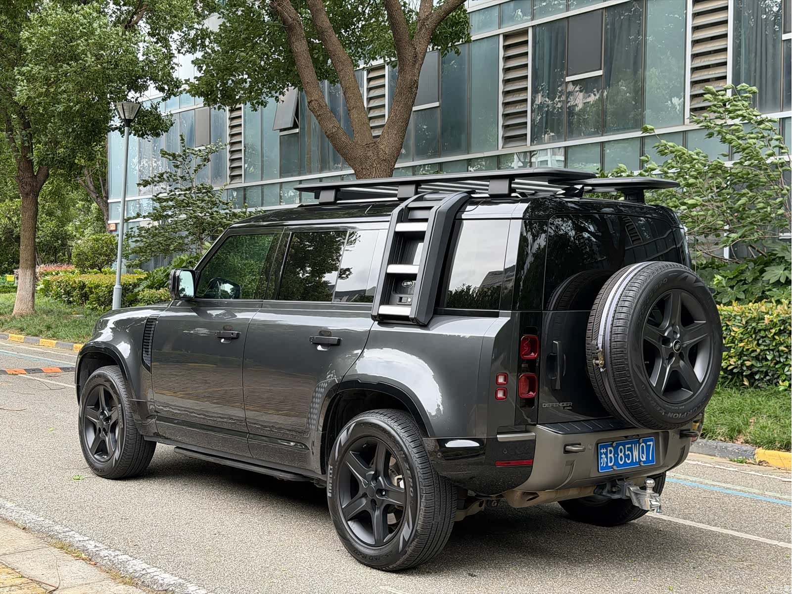 Land Rover Defender, 2023 7