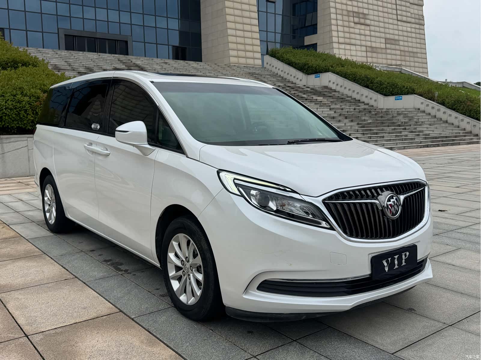Buick GL8, 2019 3