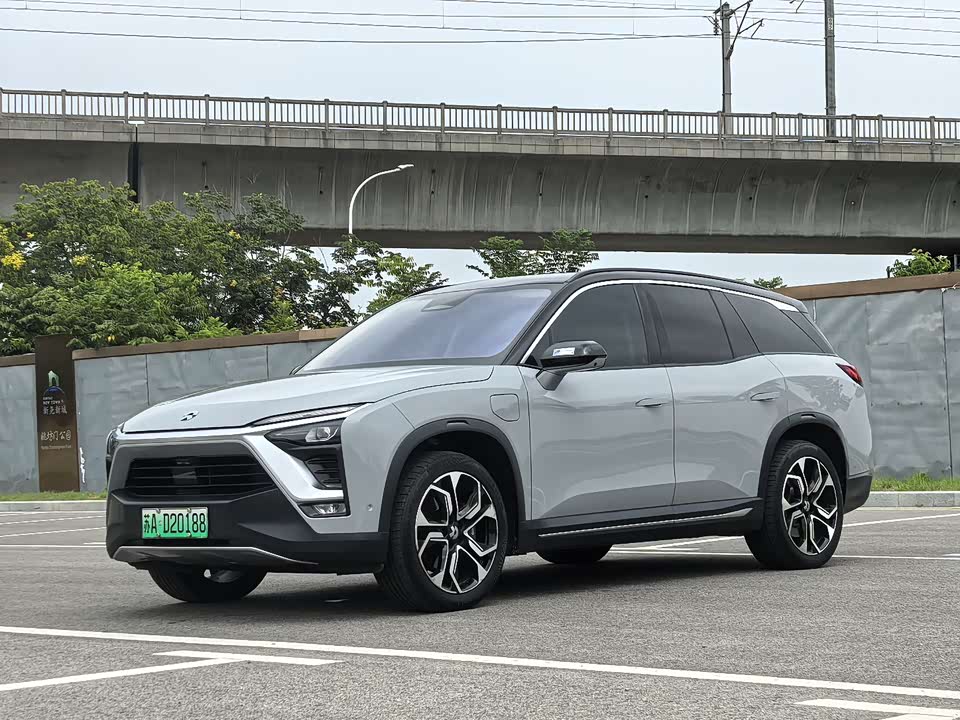 NIO ES8