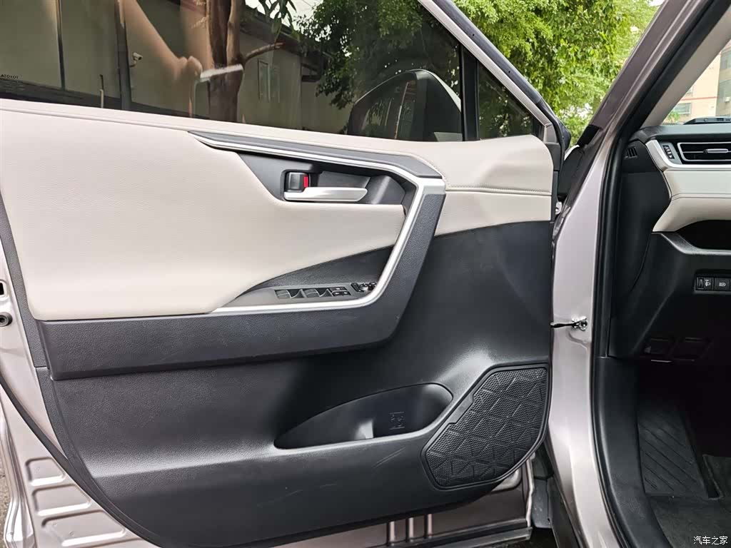 Toyota Wildlander, 2023 22