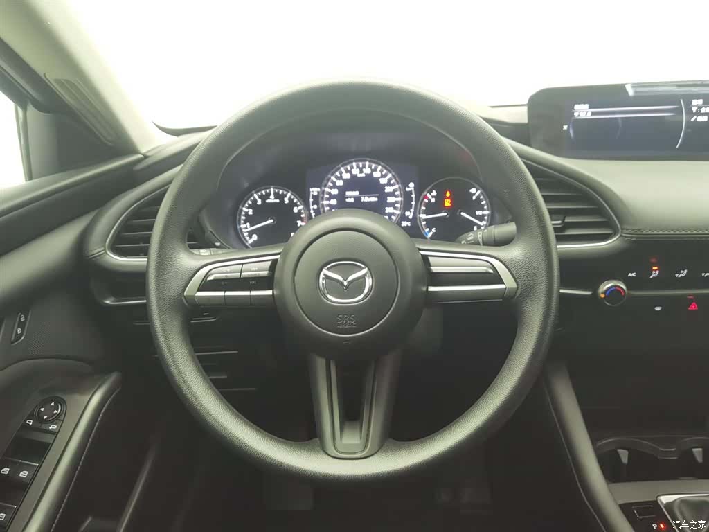 Mazda Mazda3, 2023 11