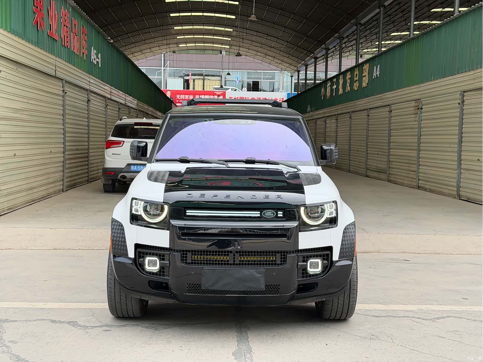Land Rover Defender, 2022 2