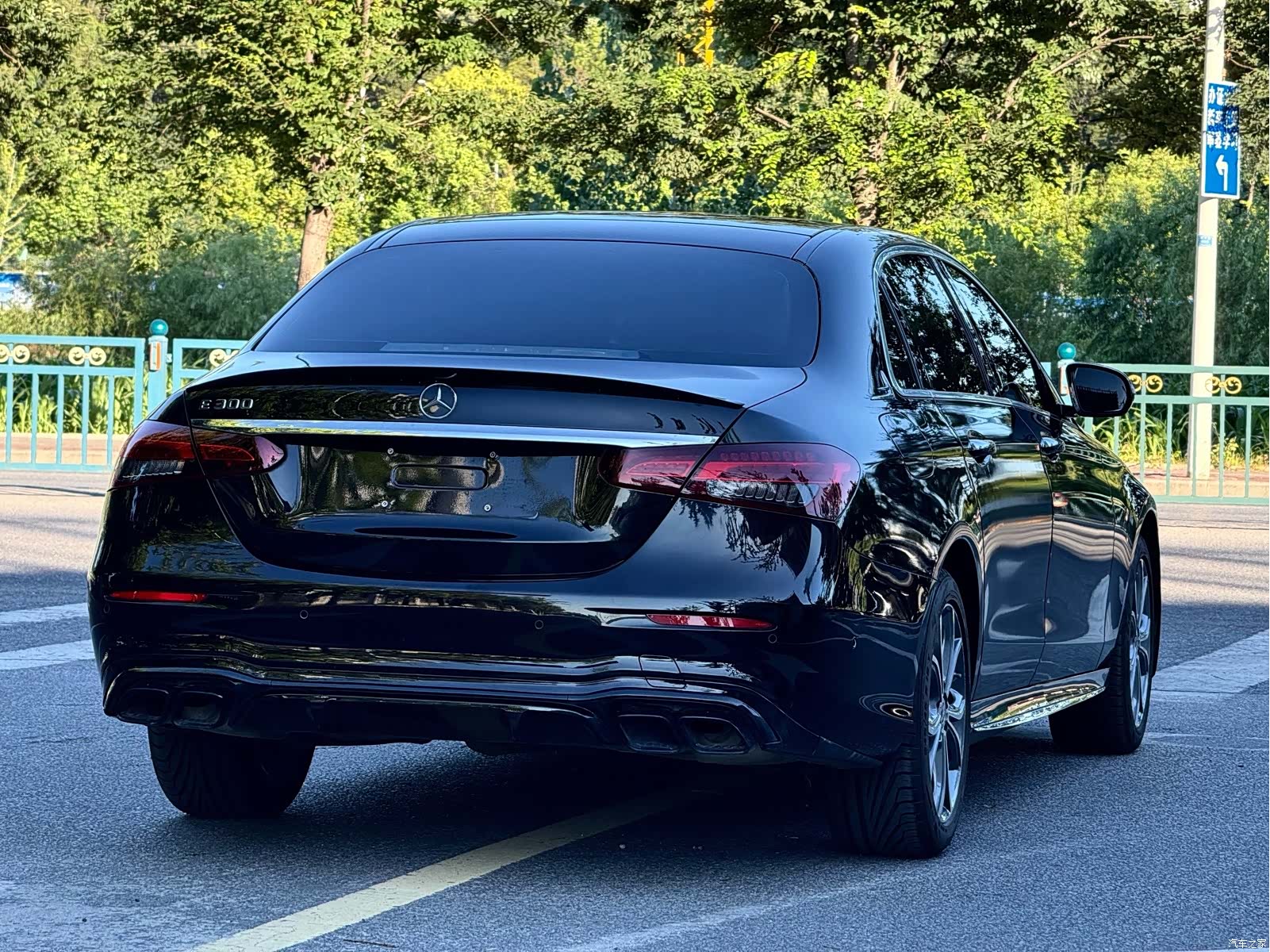 Mercedes-Benz E-Class, 2023 4