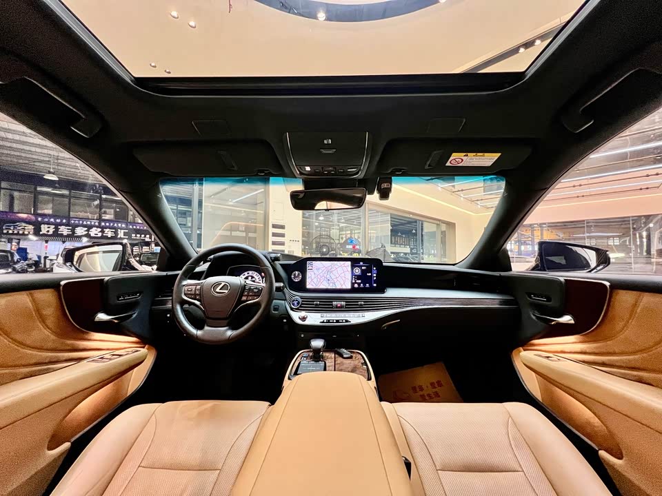 Lexus LS