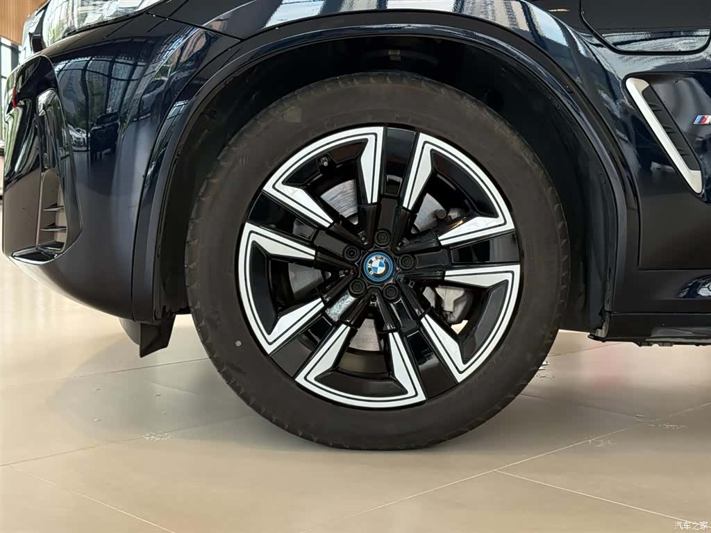 BMW iX3, 2023 11