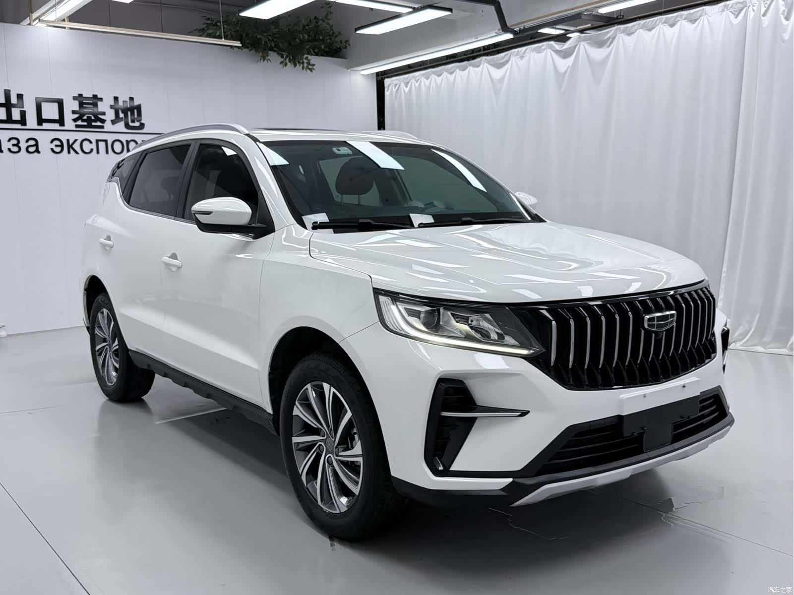 Geely X6, 2022 3