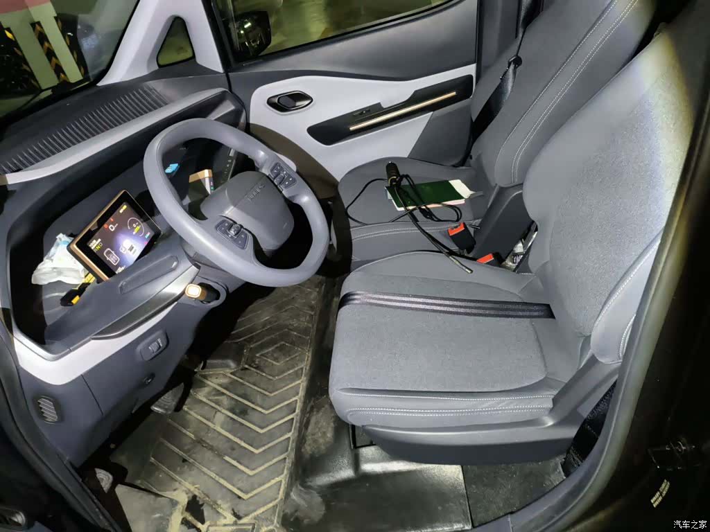 Wuling NanoEV, 2022 11