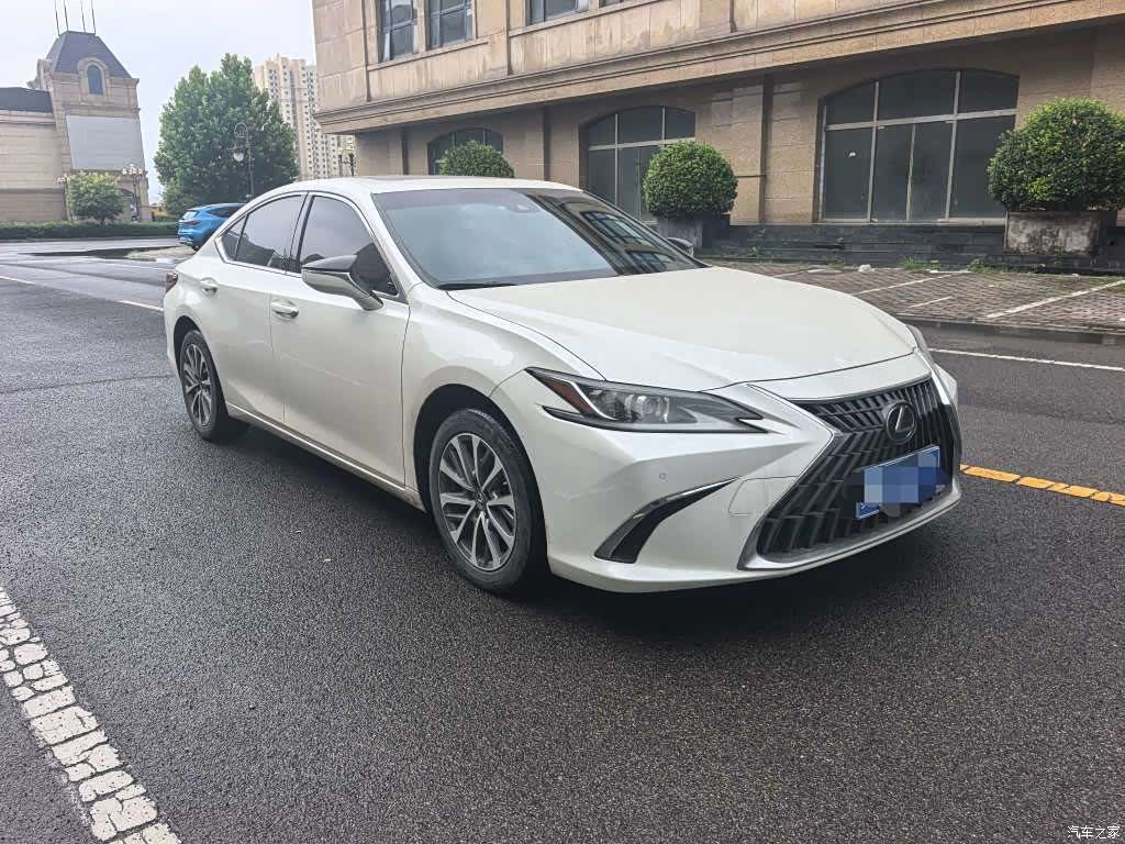 Lexus ES, 2022 6