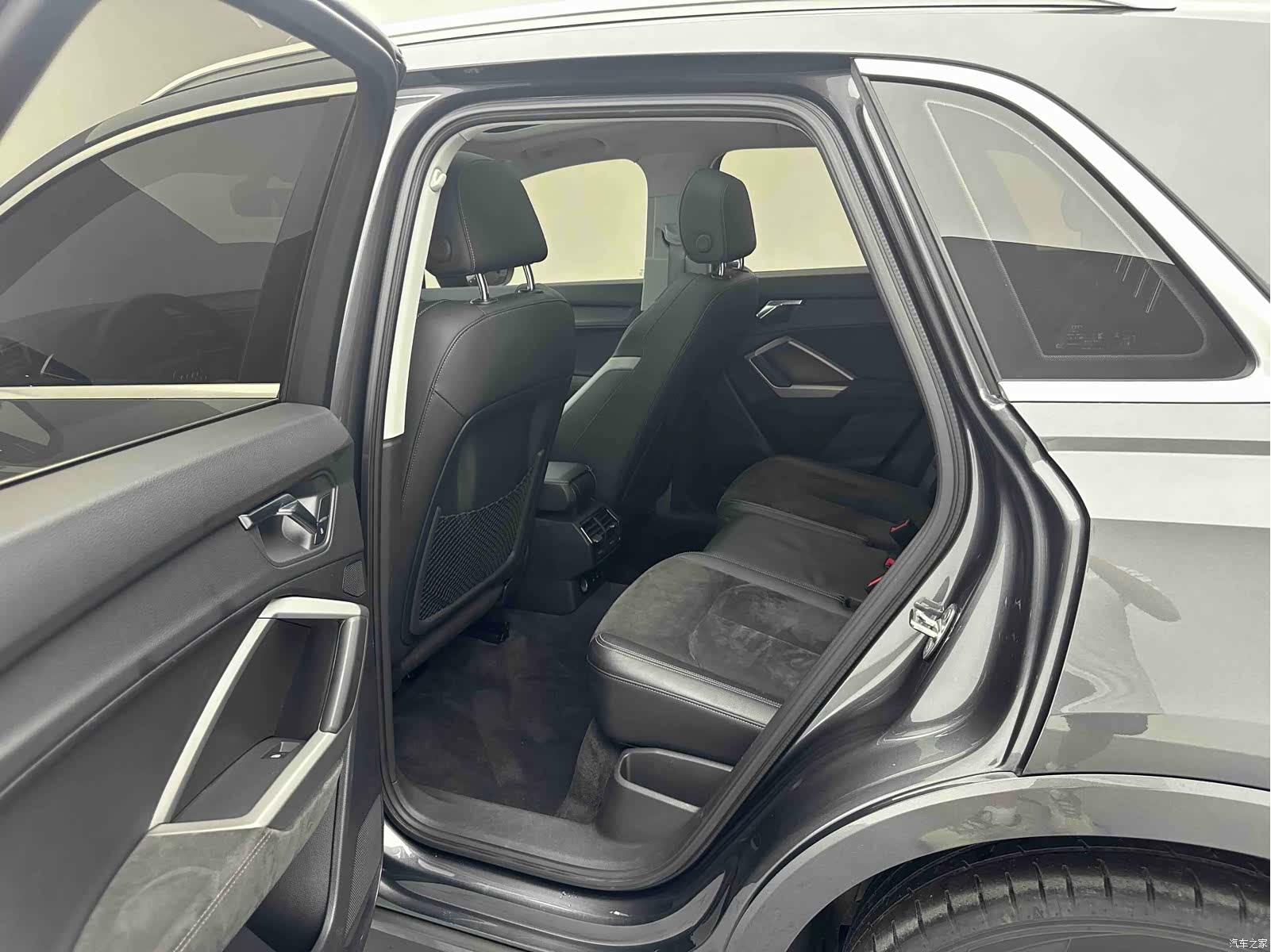 Audi Q3, 2022 12