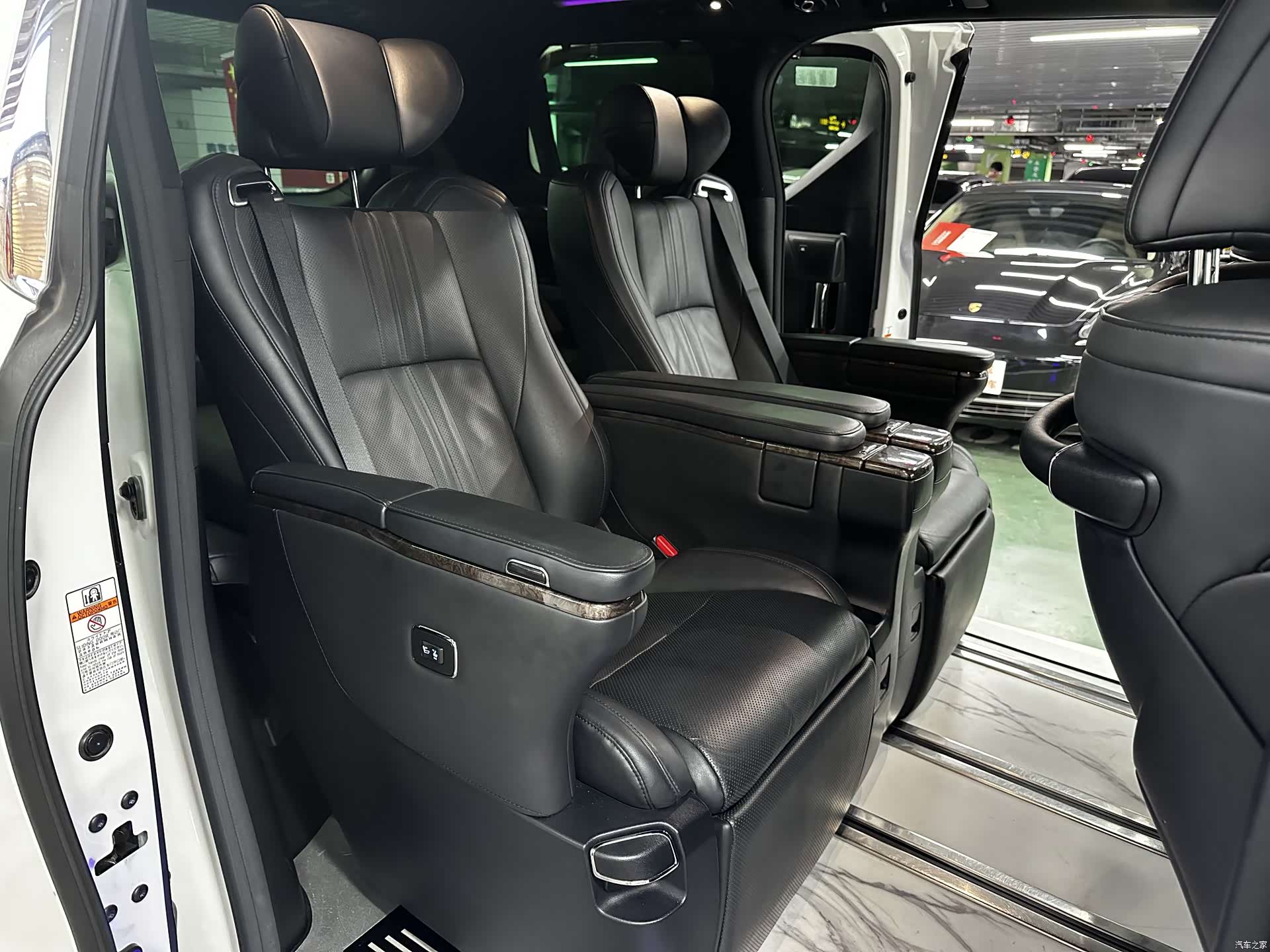 Toyota Alphard, 2021 16