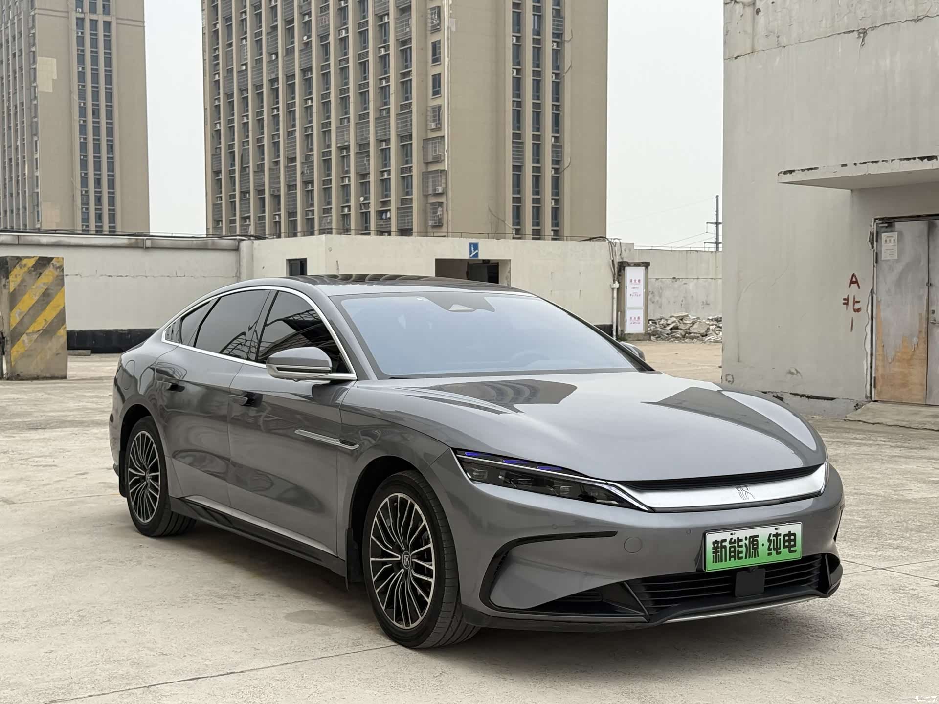 BYD Han, 2023 10