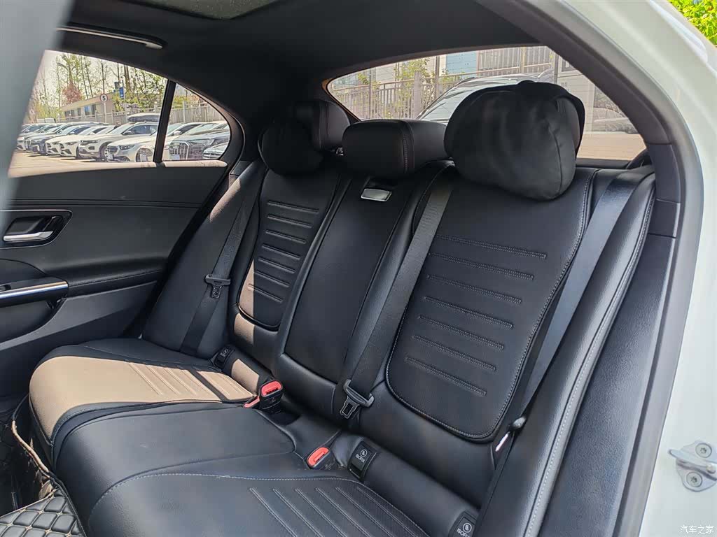 Mercedes-Benz C-Class, 2023 23