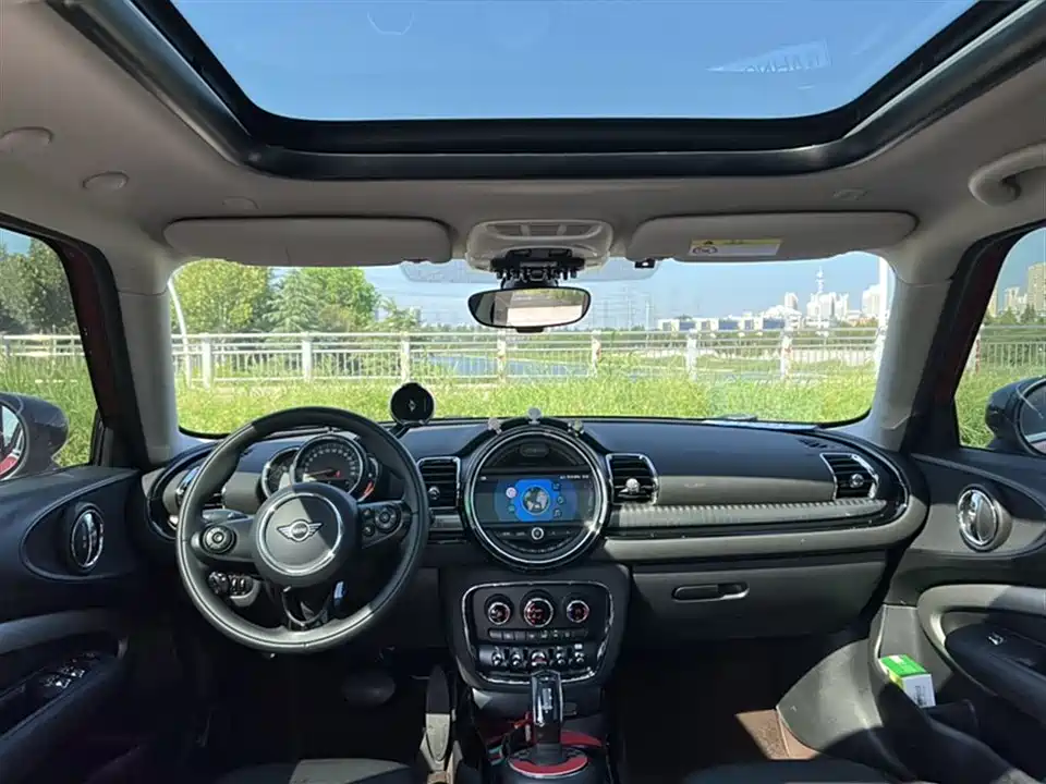MINI CLUBMAN