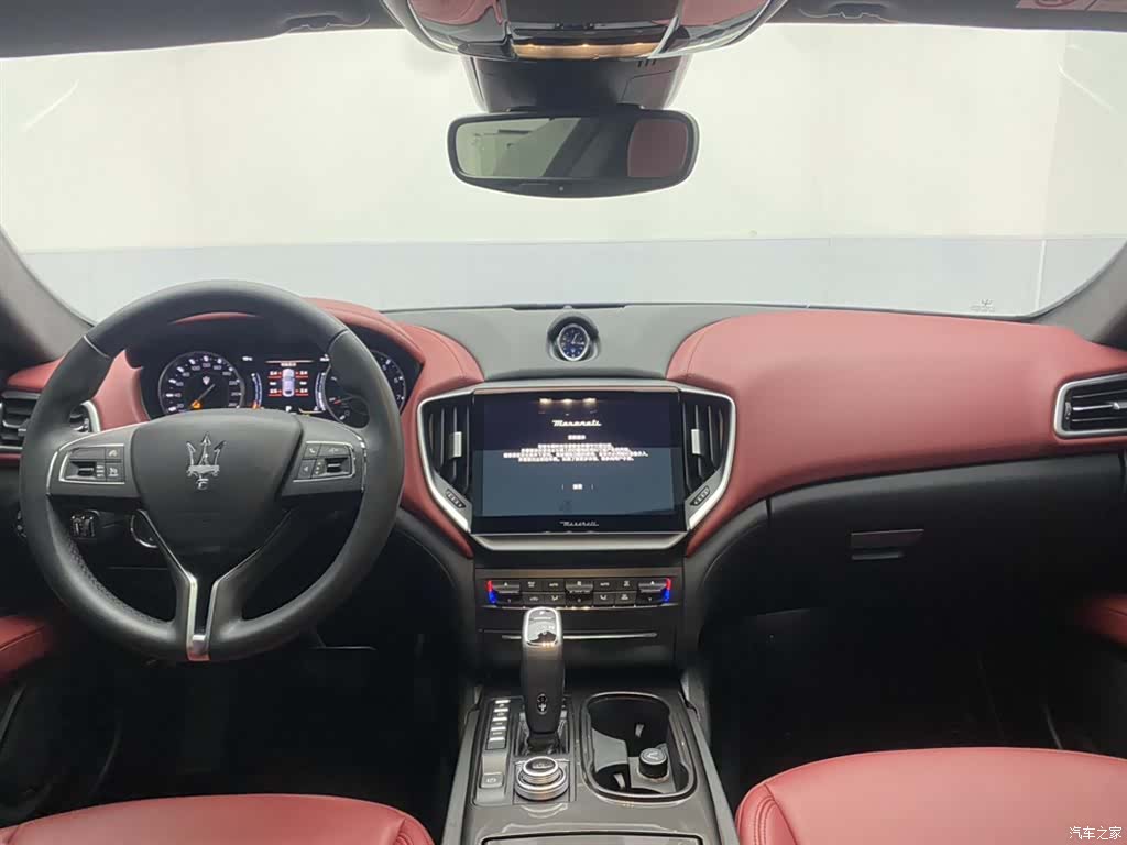 Maserati Ghibli, 2022 13