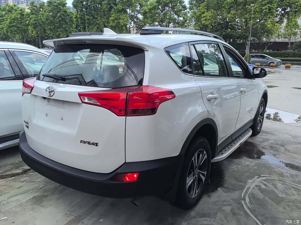 Toyota RAV4, 2015 7