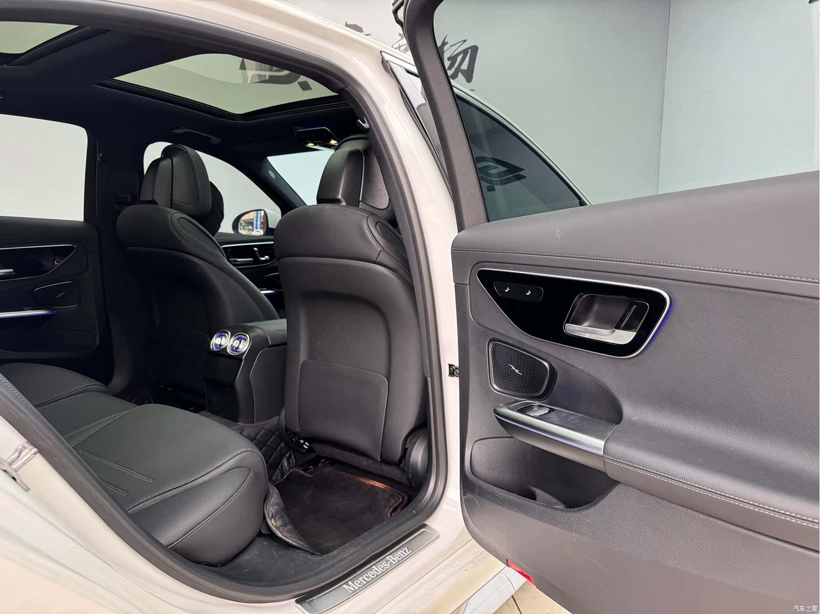 Mercedes-Benz C-Class, 2024 10