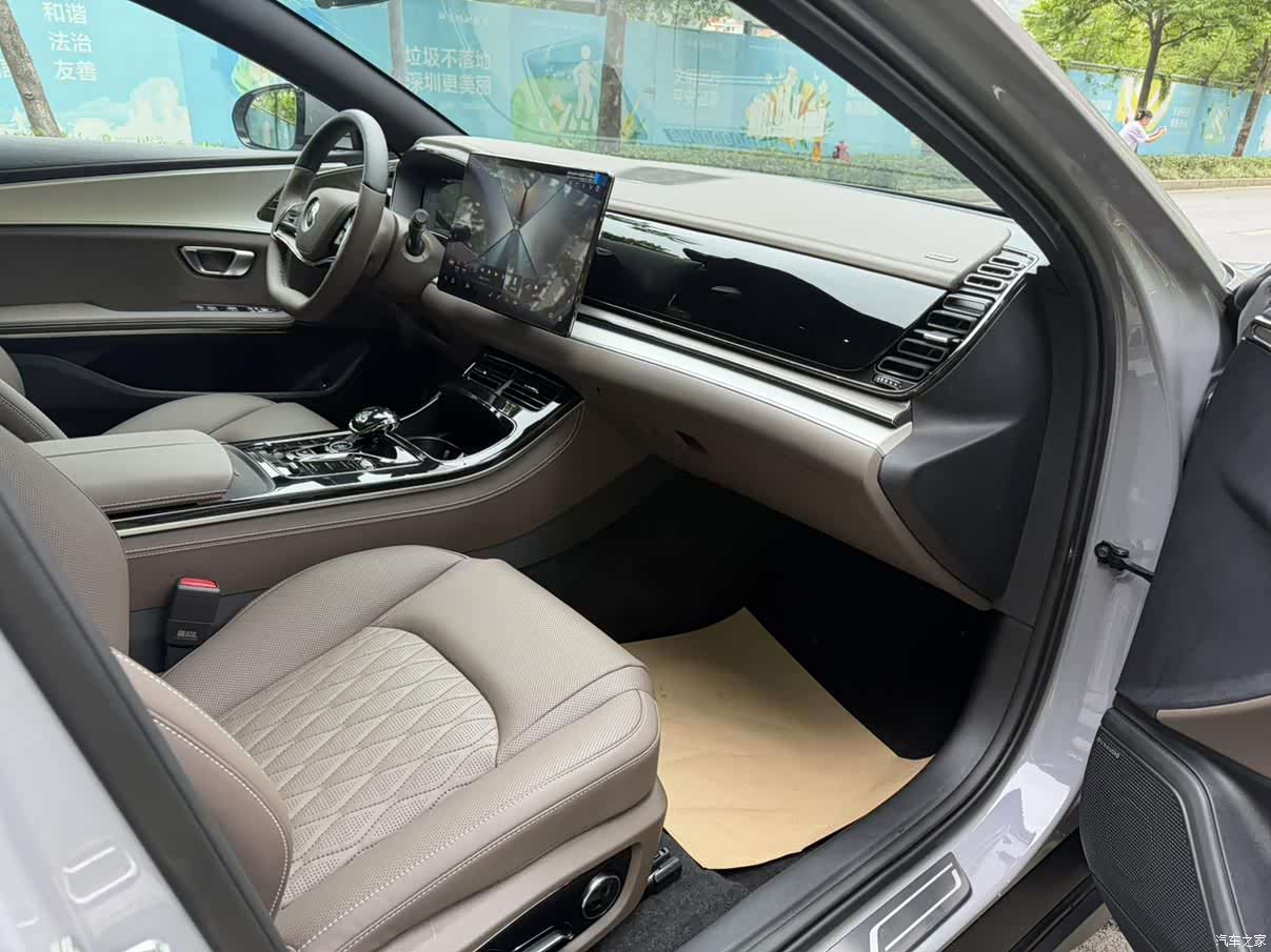 BYD Han, 2025 14